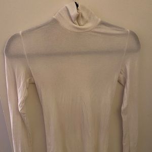 Aritzia - Wilfred Only Turtleneck